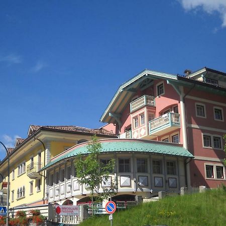 La Meisules Pozza di Fassa Kültér fotó